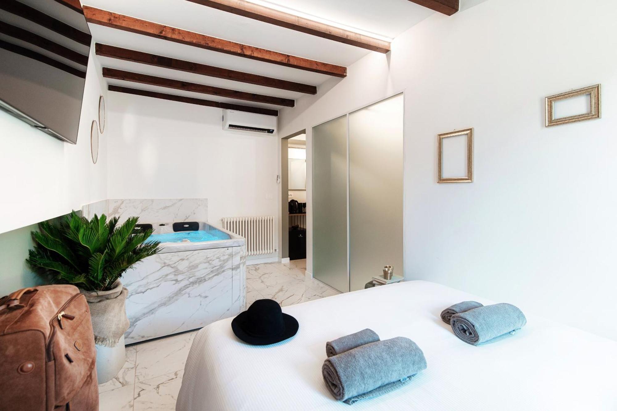 Sahara & Amazzonia Luxury Rooms- The House Of Travelers 科莫 外观 照片