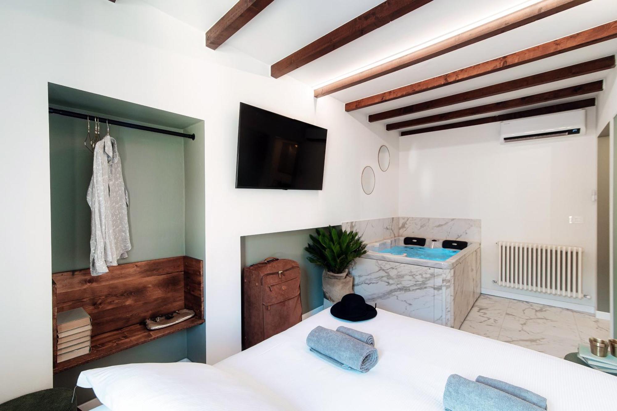 Sahara & Amazzonia Luxury Rooms- The House Of Travelers 科莫 外观 照片