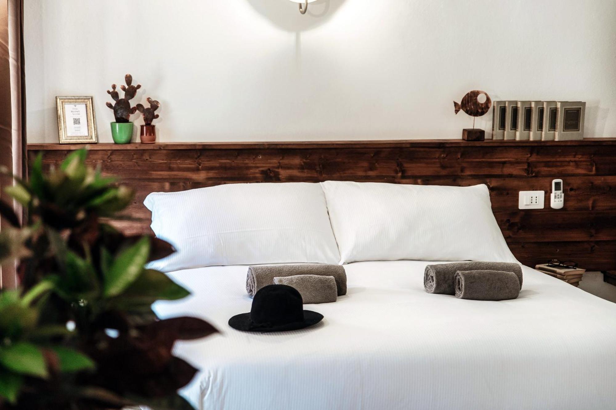 Sahara & Amazzonia Luxury Rooms- The House Of Travelers 科莫 外观 照片