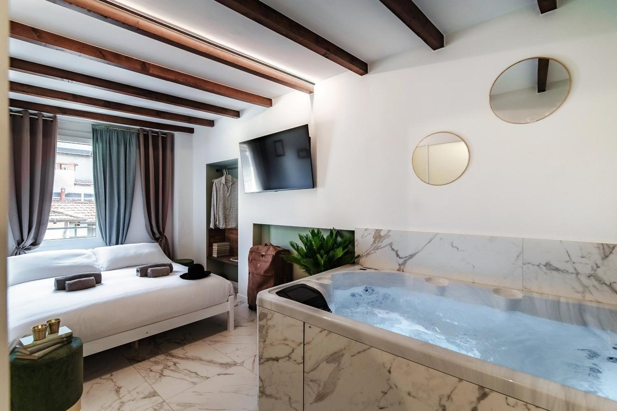 Sahara & Amazzonia Luxury Rooms- The House Of Travelers 科莫 外观 照片