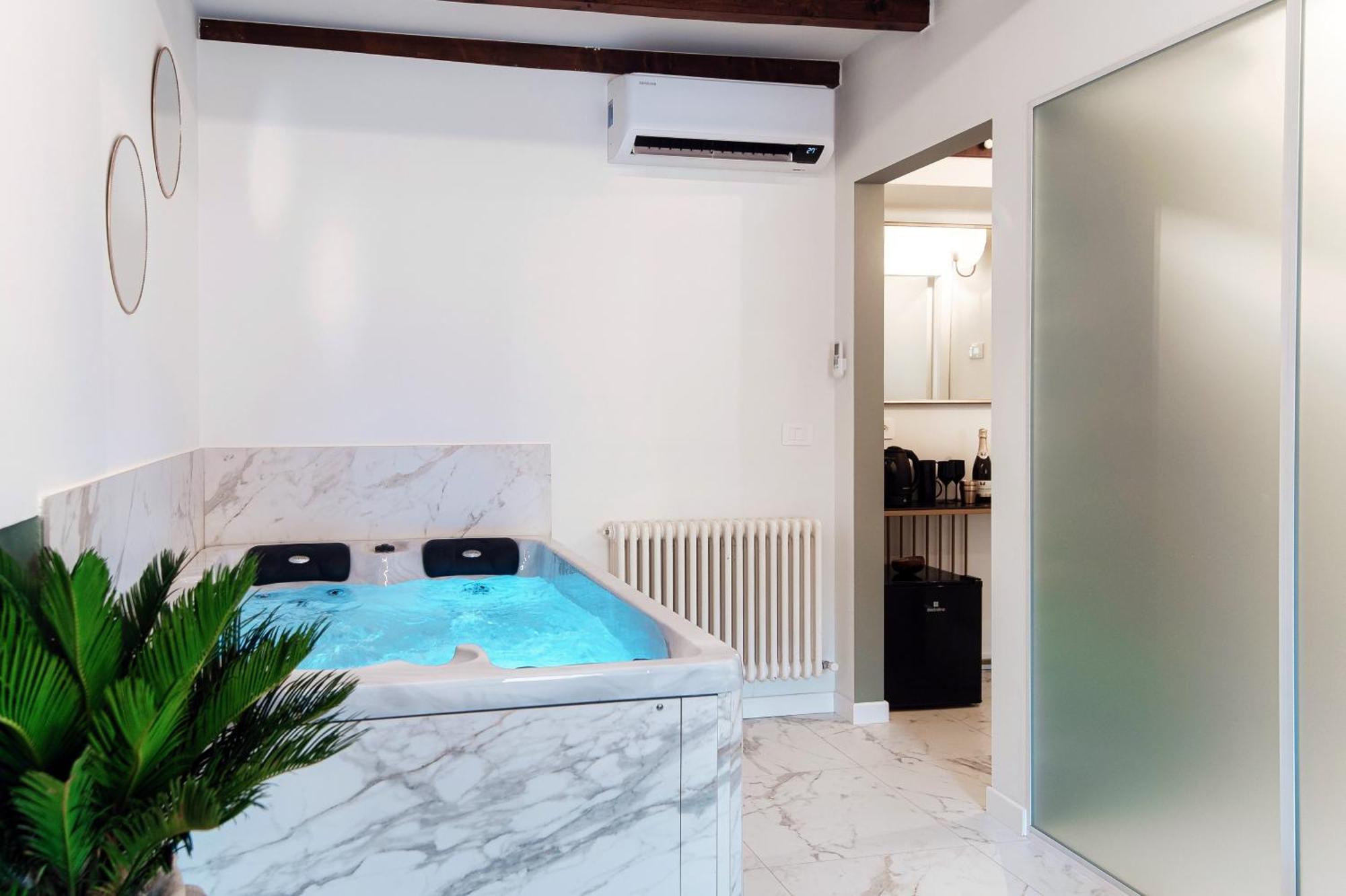 Sahara & Amazzonia Luxury Rooms- The House Of Travelers 科莫 外观 照片