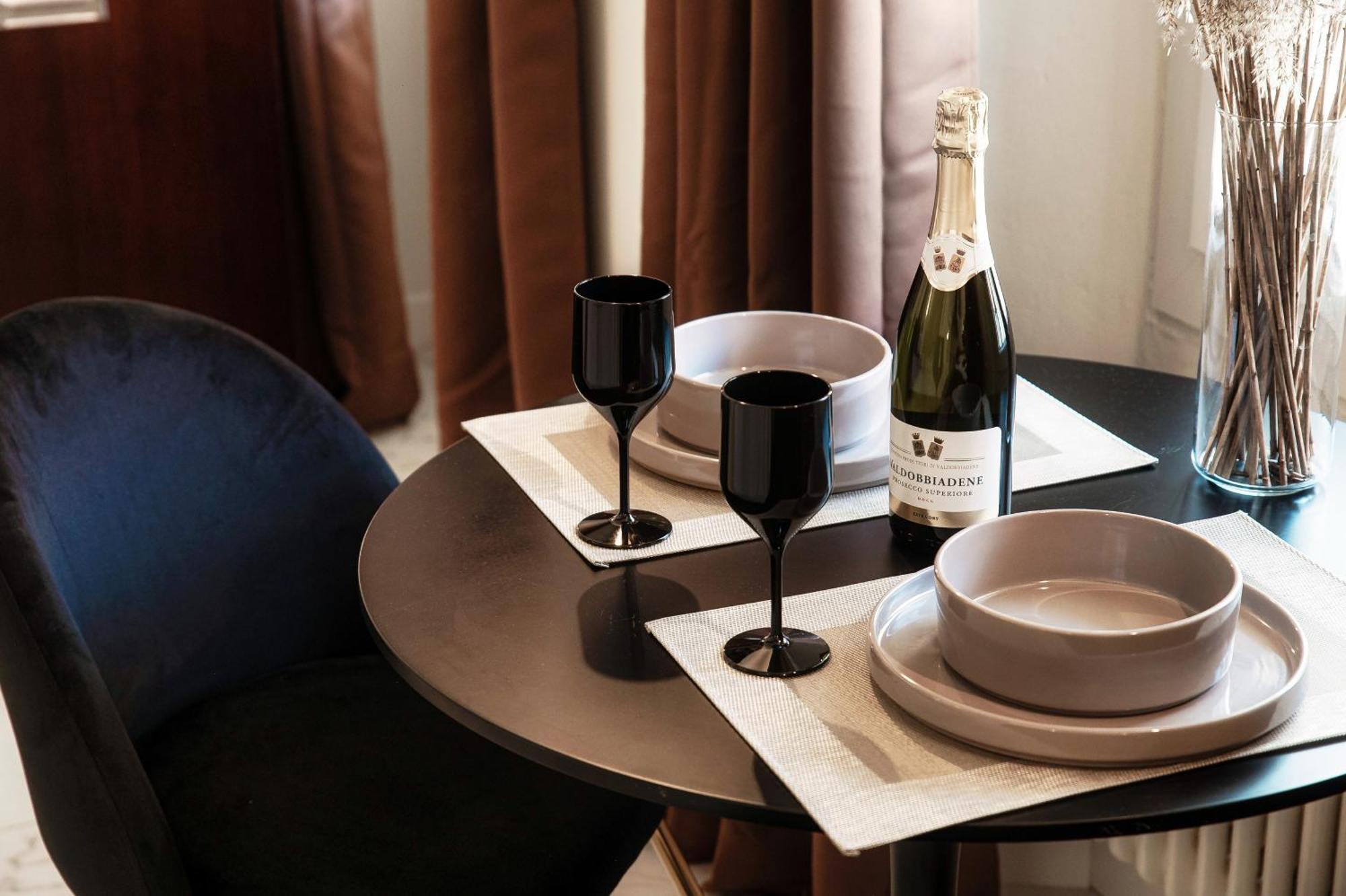 Sahara & Amazzonia Luxury Rooms- The House Of Travelers 科莫 外观 照片