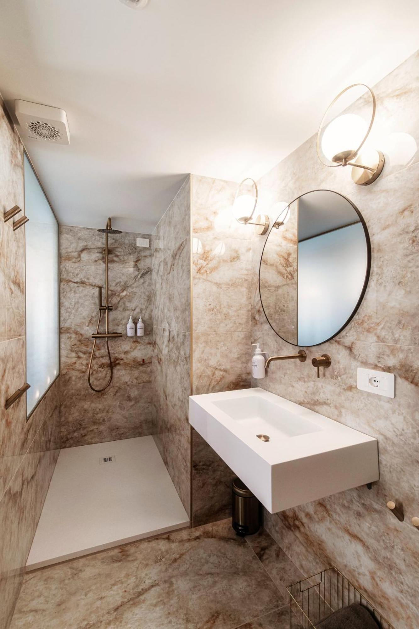 Sahara & Amazzonia Luxury Rooms- The House Of Travelers 科莫 外观 照片
